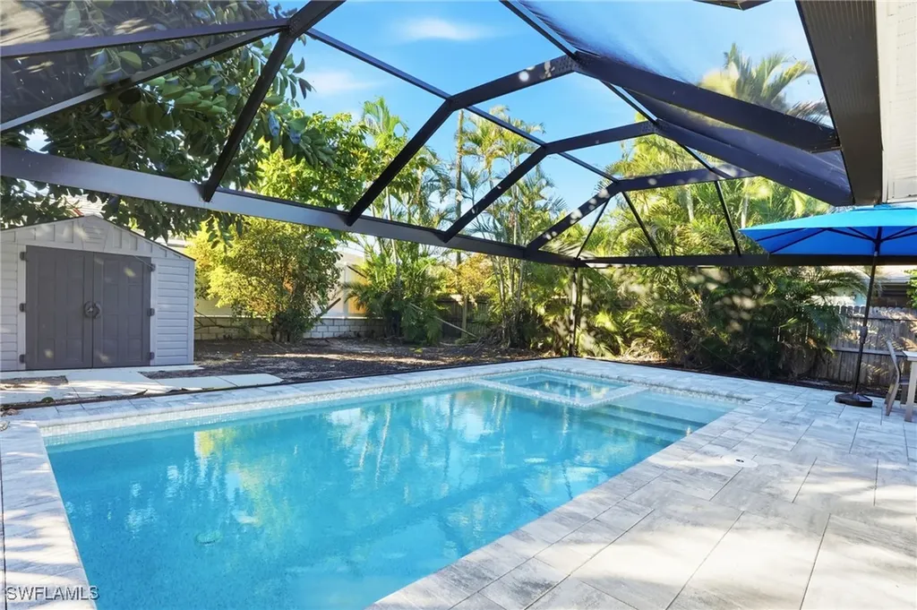 560 109th Avenue N Naples FL 34108