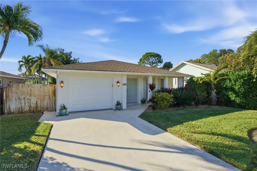 560 109th Avenue N Naples FL 34108