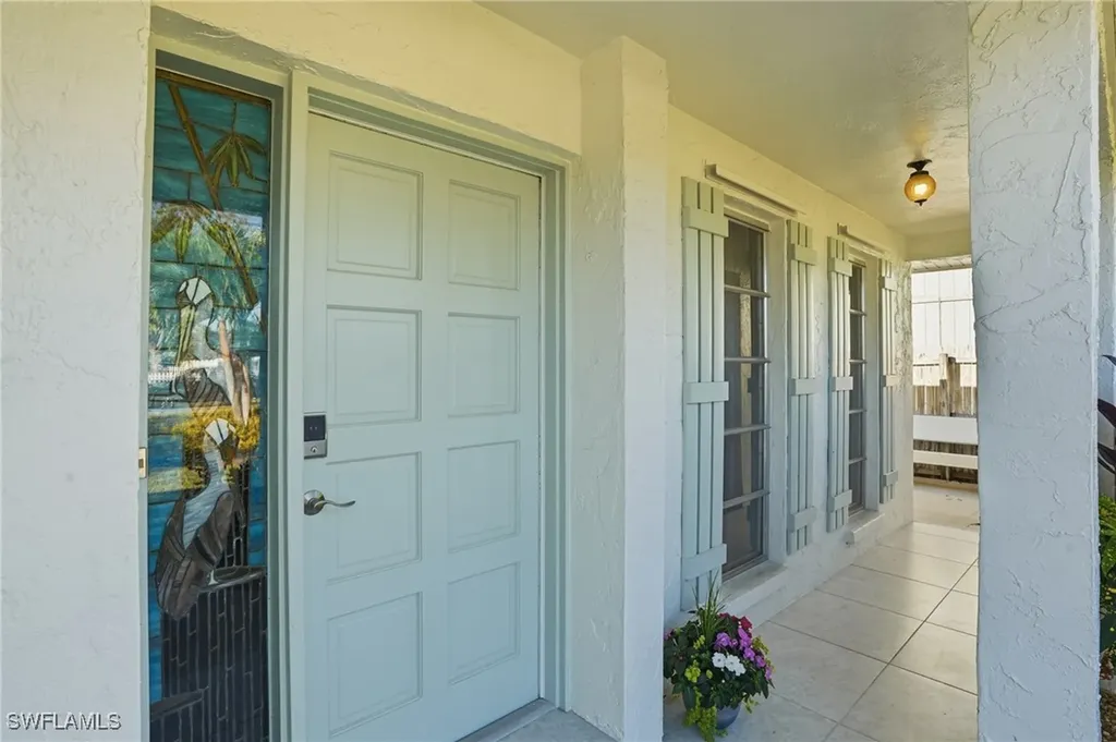 560 109th Avenue N Naples FL 34108