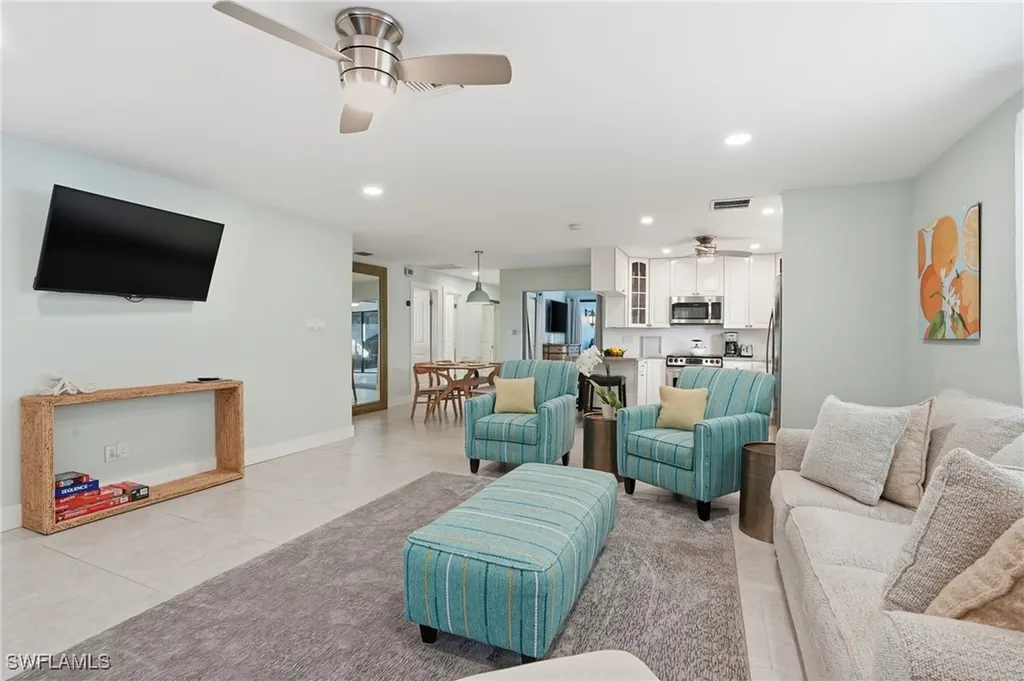560 109th Avenue N Naples FL 34108