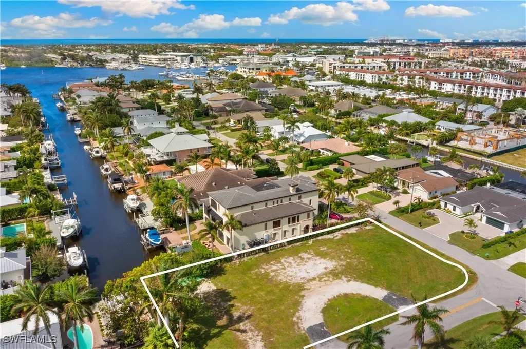 1585 Pelican Avenue Naples FL 34102