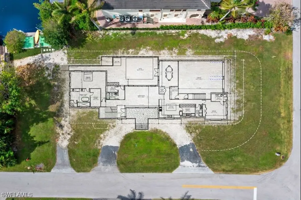 1585 Pelican Avenue Naples FL 34102