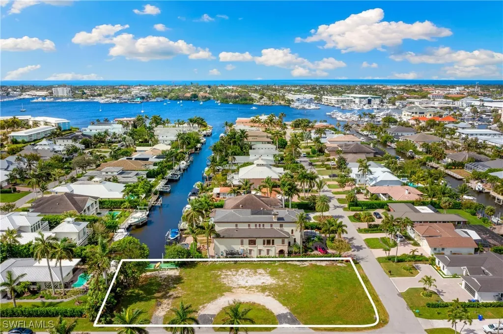 1585 Pelican Avenue Naples FL 34102