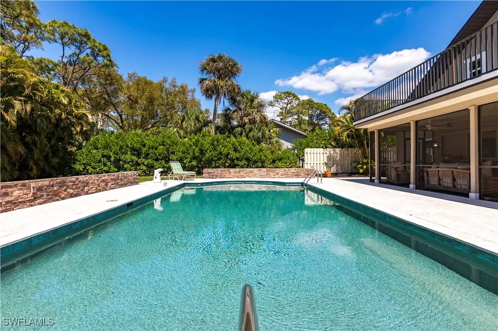 183 Old Tamiami Trail Naples FL 34110
