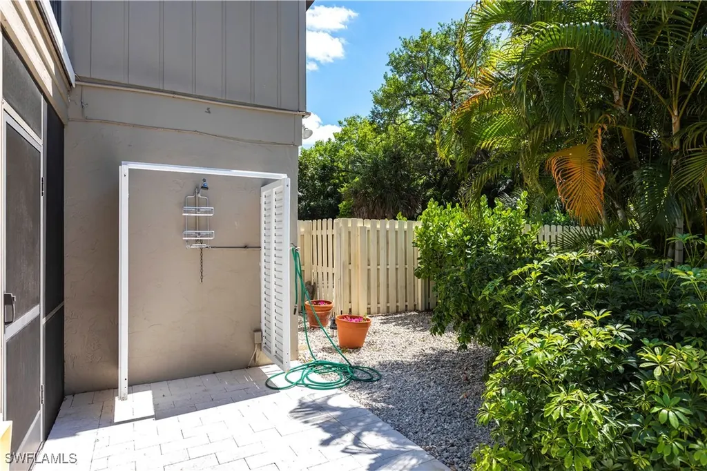 183 Old Tamiami Trail Naples FL 34110