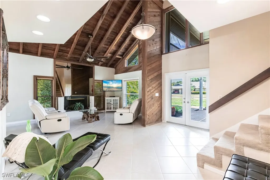 183 Old Tamiami Trail Naples FL 34110