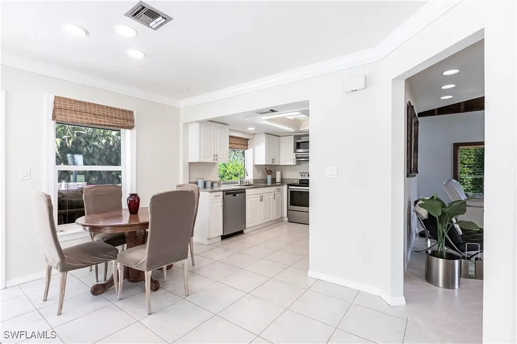 183 Old Tamiami Trail Naples FL 34110