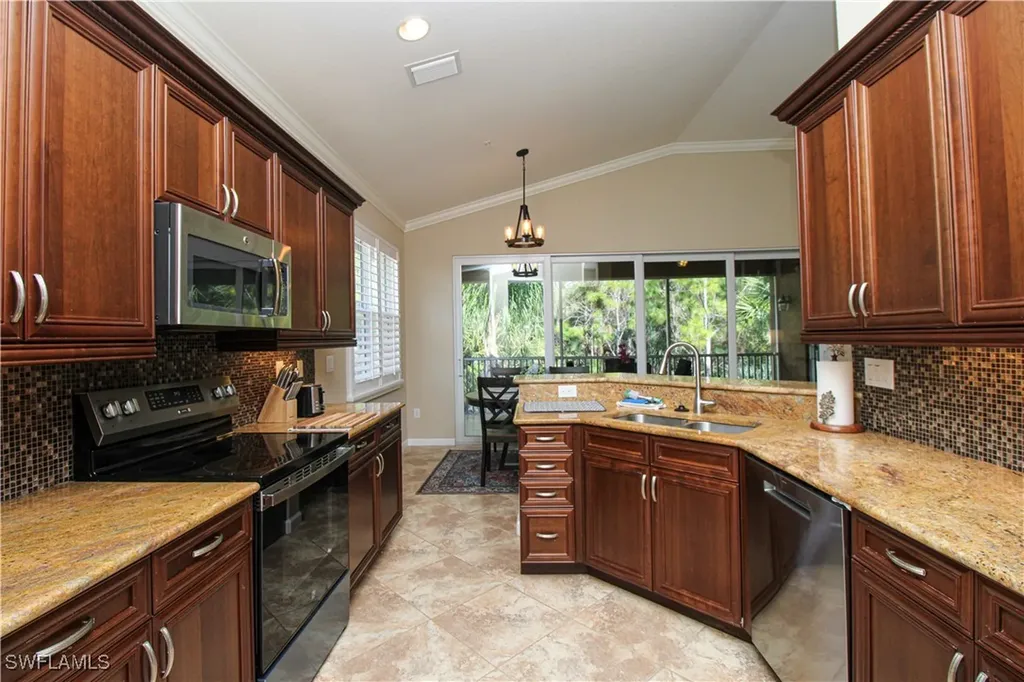 6657 Alden Woods Circle Naples FL 34113