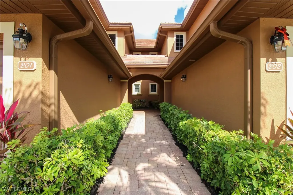 6657 Alden Woods Circle Naples FL 34113