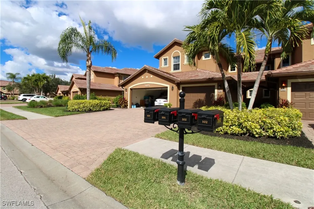 6657 Alden Woods Circle Naples FL 34113