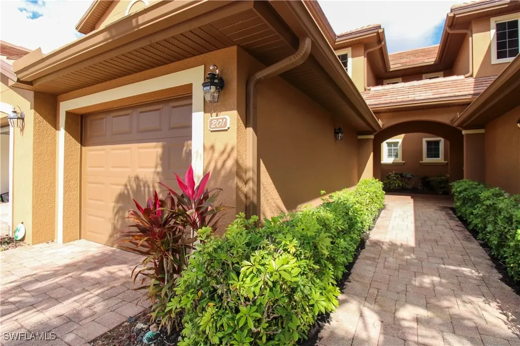 6657 Alden Woods Circle Naples FL 34113