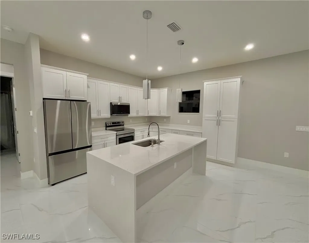 3904 12th Street SW Lehigh Acres FL 33976