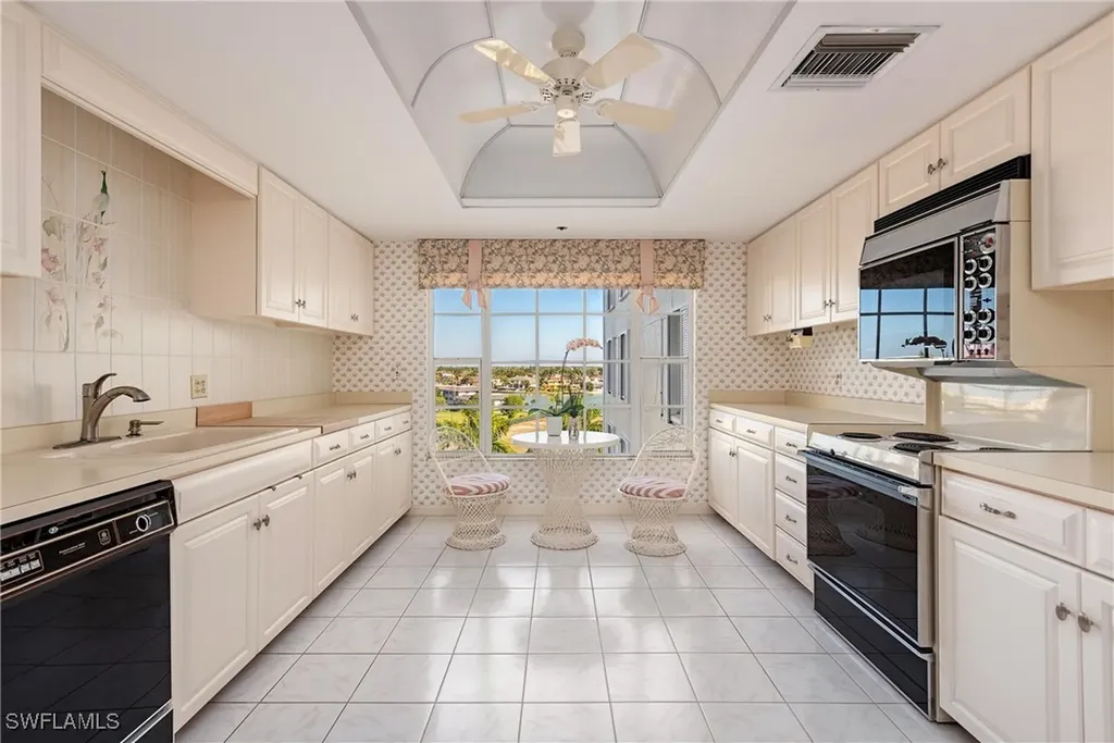 3377 Gulf Shore Boulevard N Naples FL 34103