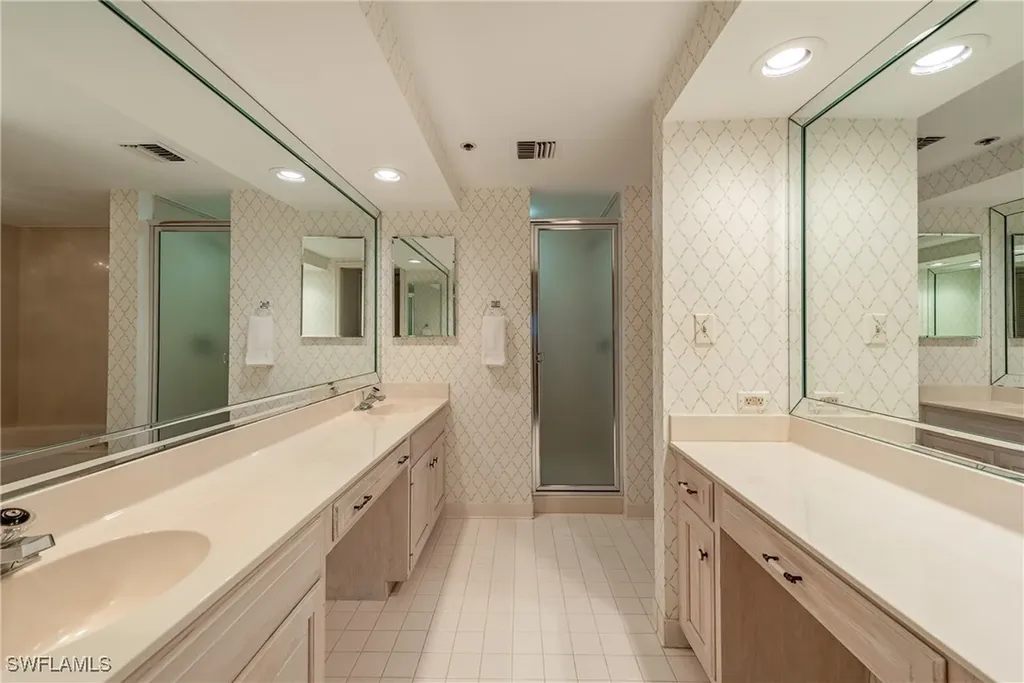 3377 Gulf Shore Boulevard N Naples FL 34103