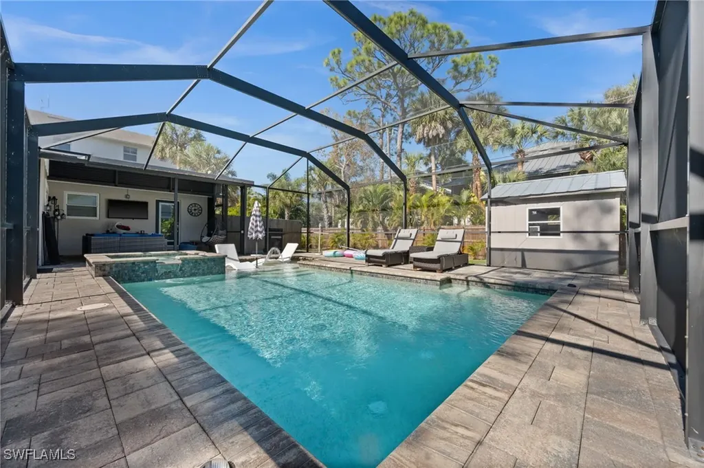 723 Park Avenue Naples FL 34110