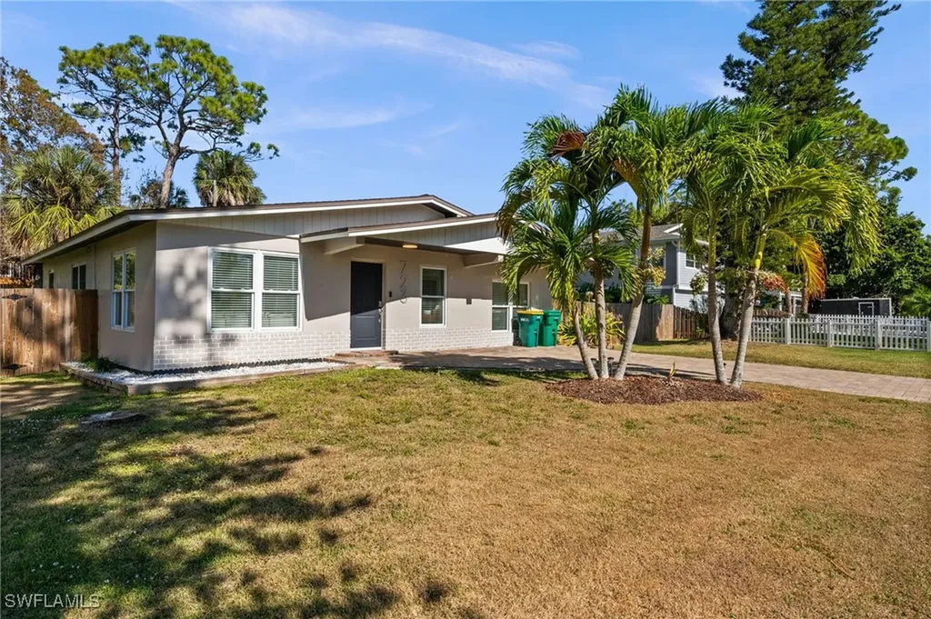 723 Park Avenue Naples FL 34110