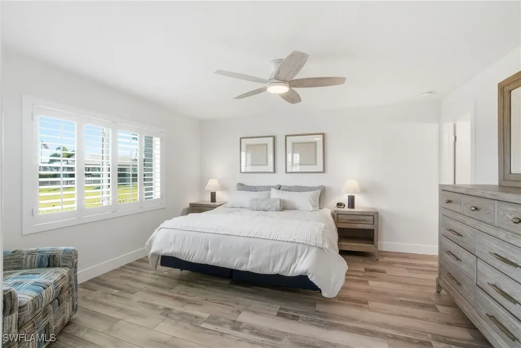 305 Goodlette-frank Road S Naples FL 34102