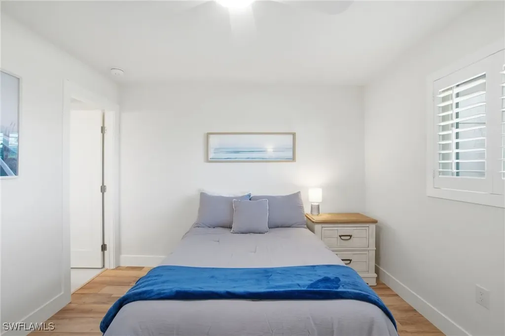 305 Goodlette-frank Road S Naples FL 34102