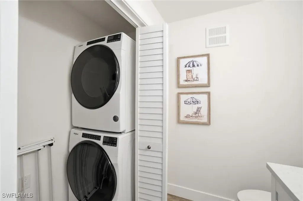 305 Goodlette-frank Road S Naples FL 34102