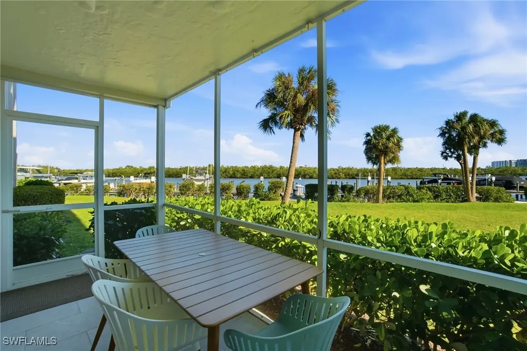 305 Goodlette-frank Road S Naples FL 34102