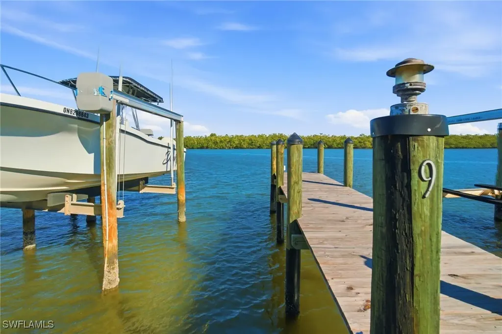 305 Goodlette-frank Road S Naples FL 34102