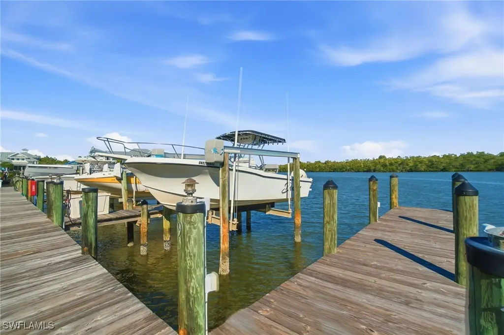 305 Goodlette-frank Road S Naples FL 34102