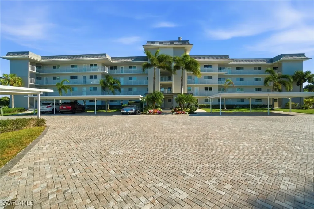 305 Goodlette-frank Road S Naples FL 34102