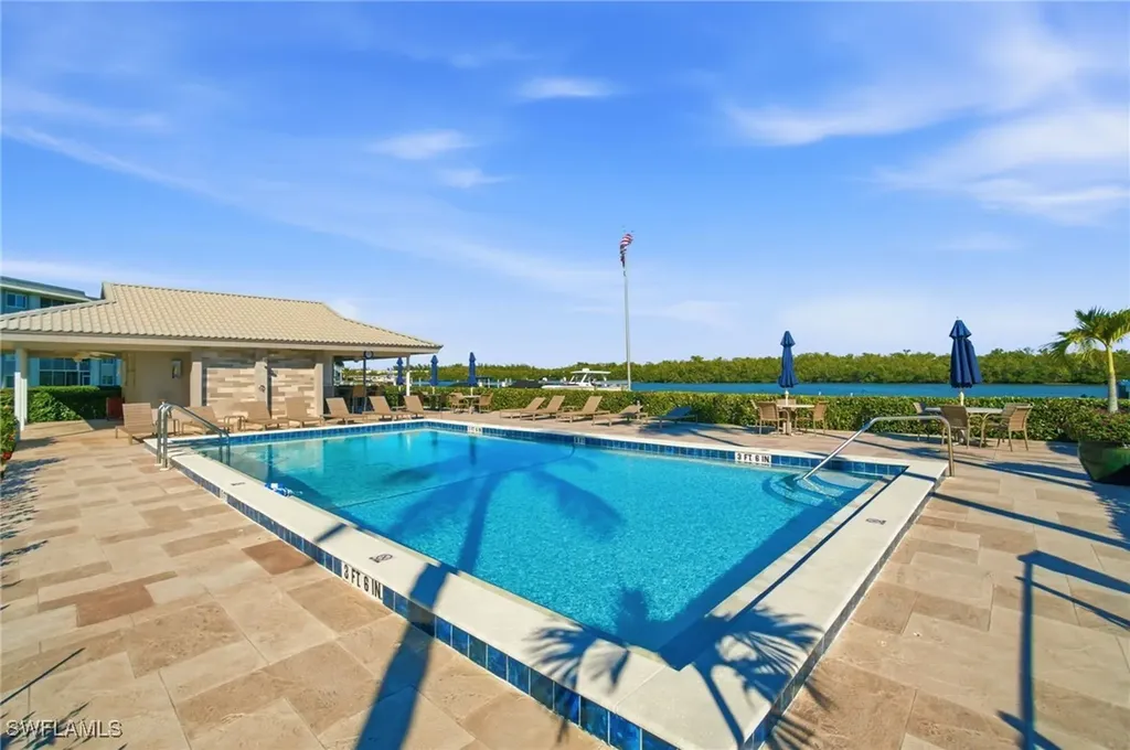 305 Goodlette-frank Road S Naples FL 34102
