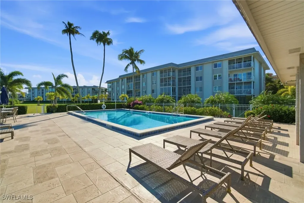 305 Goodlette-frank Road S Naples FL 34102