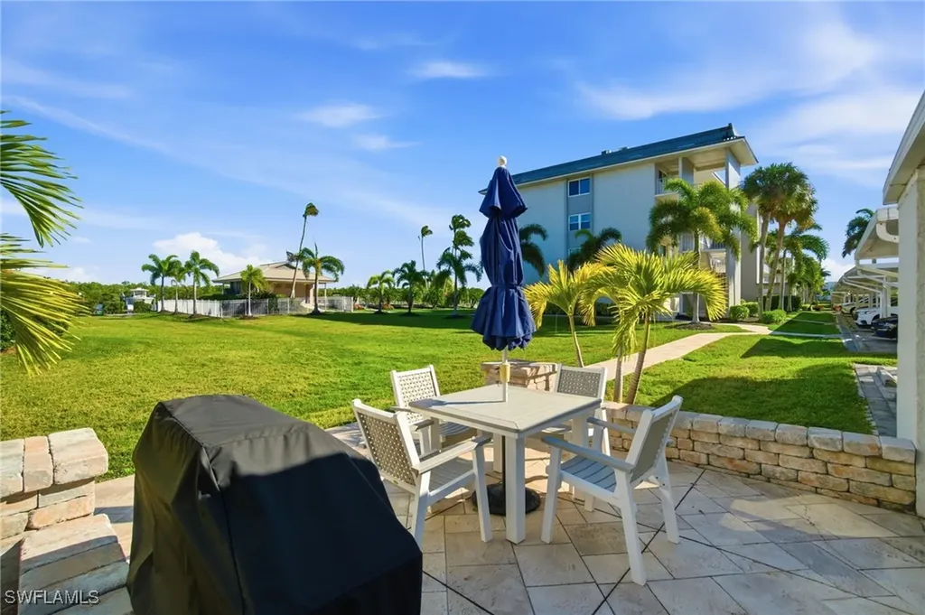 305 Goodlette-frank Road S Naples FL 34102