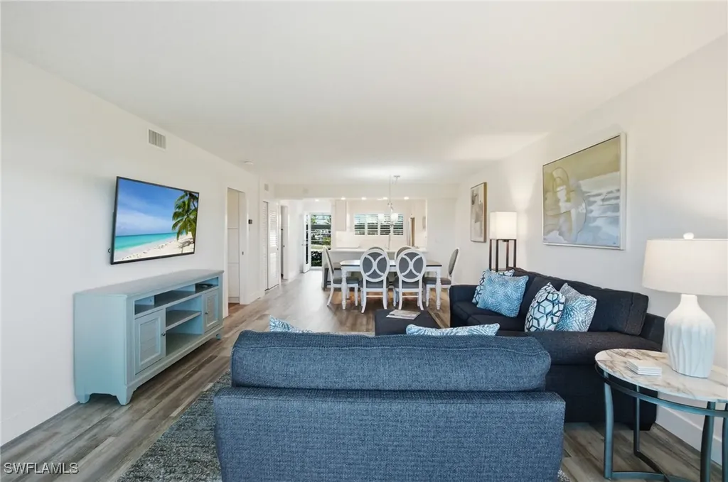 305 Goodlette-frank Road S Naples FL 34102