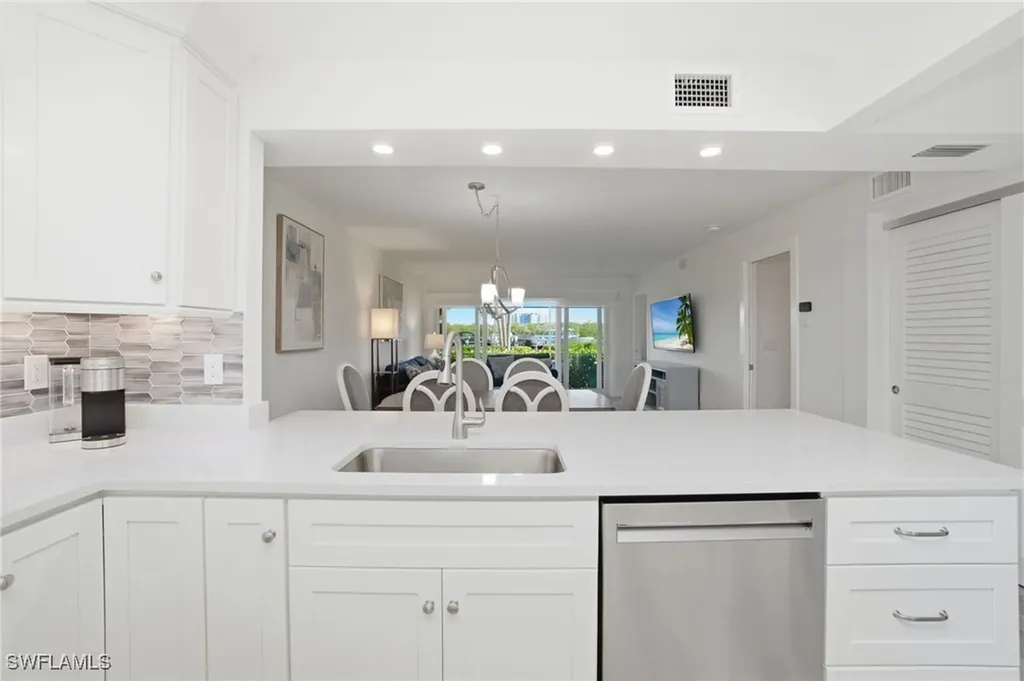 305 Goodlette-frank Road S Naples FL 34102