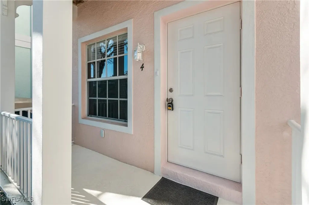 3281 Lindsey Lane Naples FL 34109
