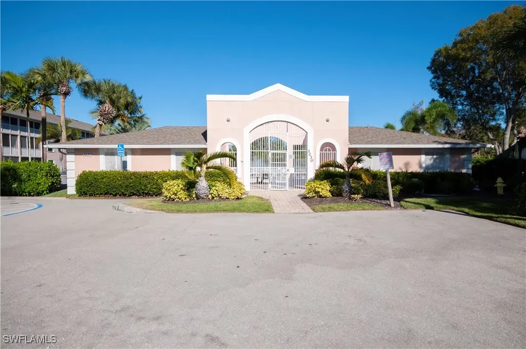 3281 Lindsey Lane Naples FL 34109