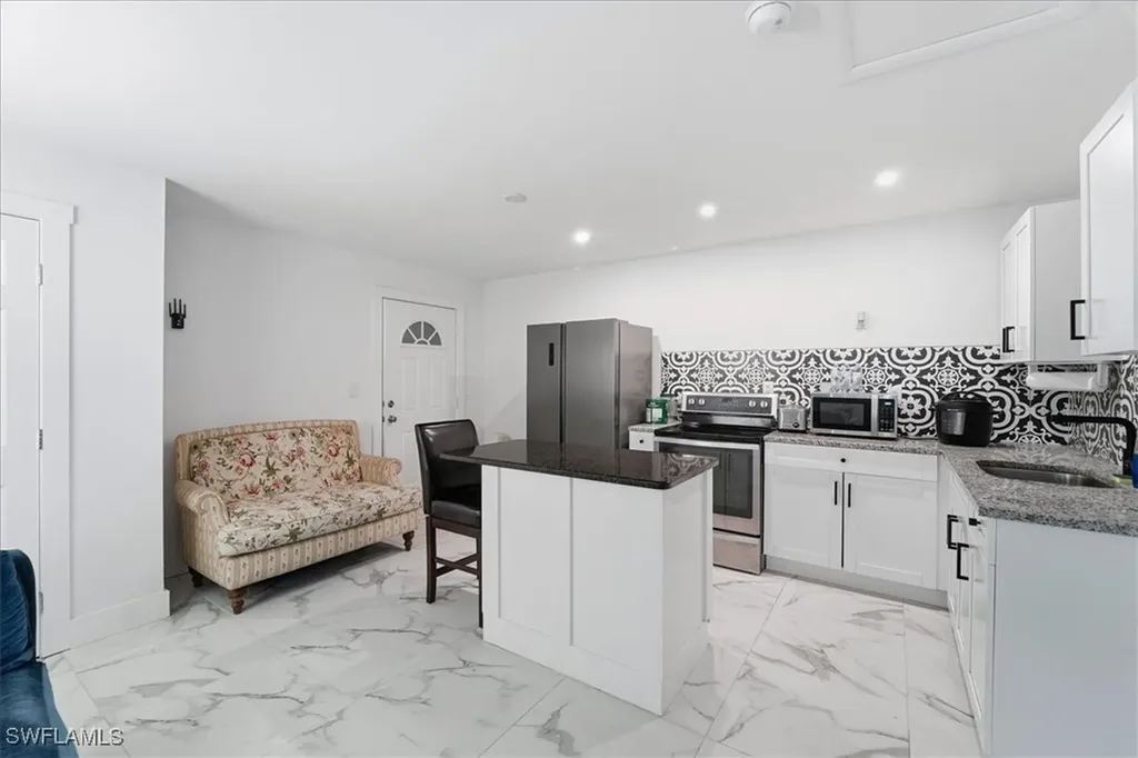 108 San Salvador Street Naples FL 34113