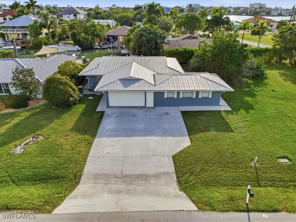 108 San Salvador Street Naples FL 34113