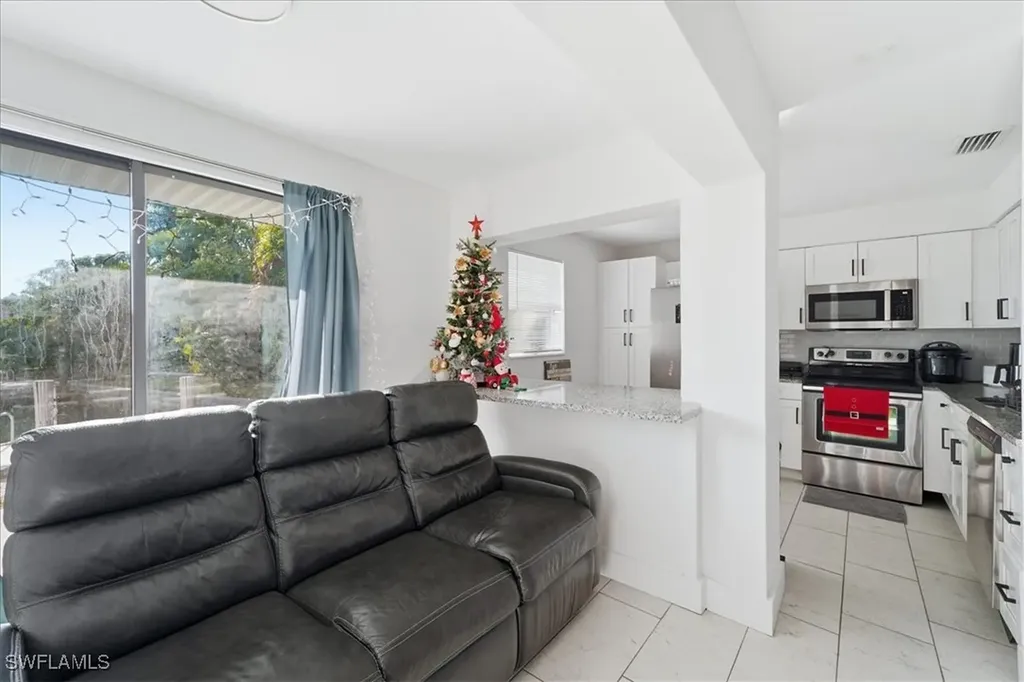 108 San Salvador Street Naples FL 34113