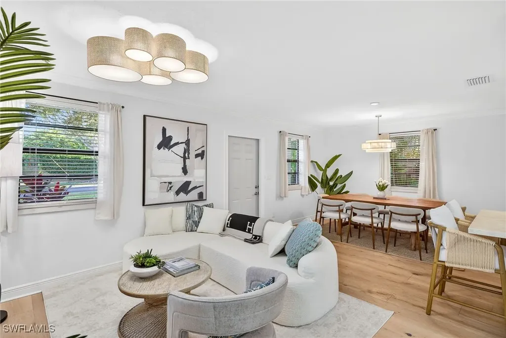 Naples FL, 1275 8TH Avenue N