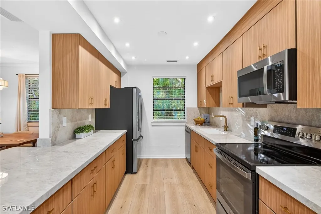 1275 8th Avenue N Naples FL 34102