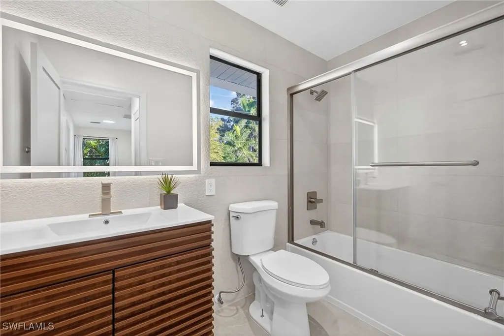 1275 8th Avenue N Naples FL 34102