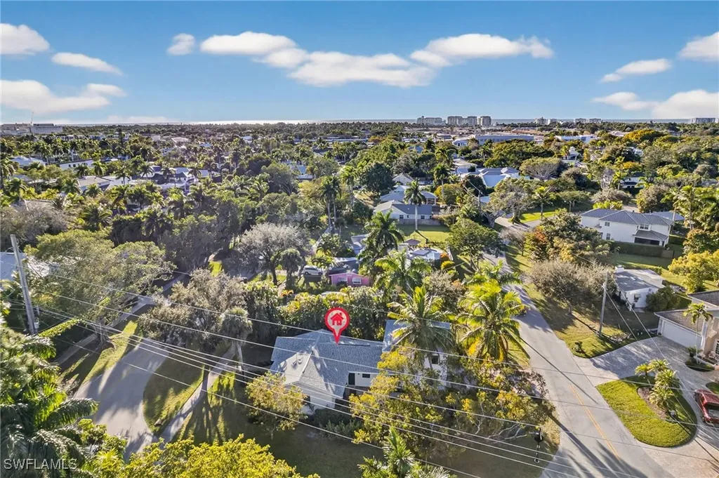 1275 8th Avenue N Naples FL 34102