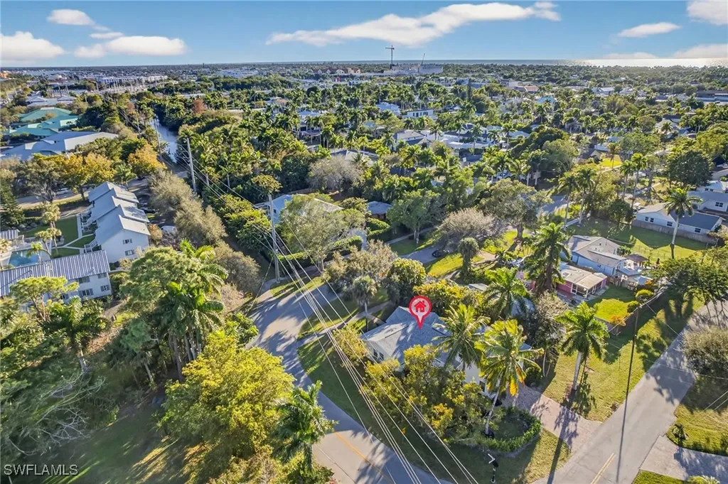 1275 8th Avenue N Naples FL 34102