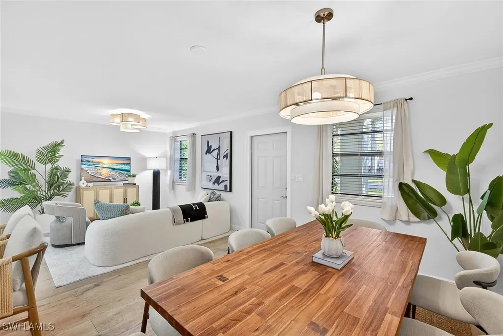 1275 8th Avenue N Naples FL 34102