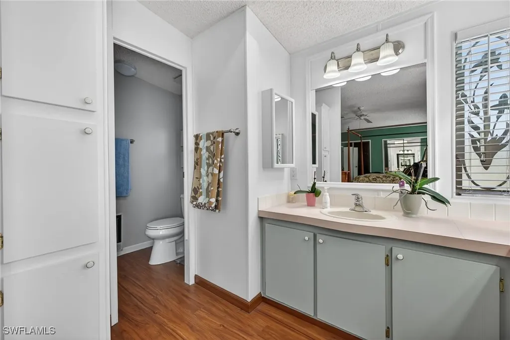 161 Seven Seas Way Naples FL 34104