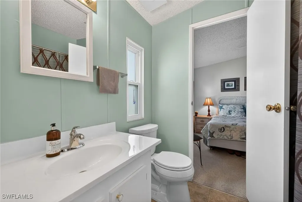 161 Seven Seas Way Naples FL 34104