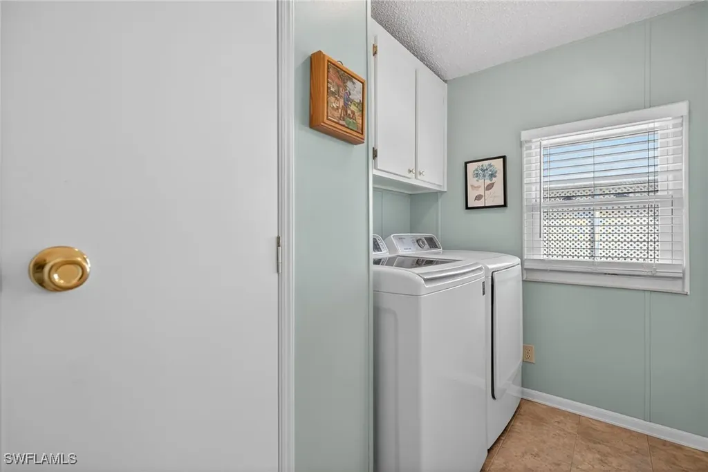 161 Seven Seas Way Naples FL 34104