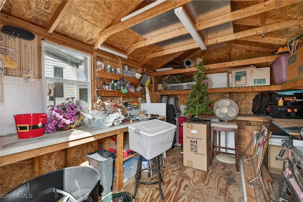 161 Seven Seas Way Naples FL 34104