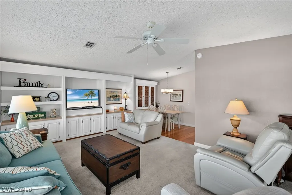 161 Seven Seas Way Naples FL 34104