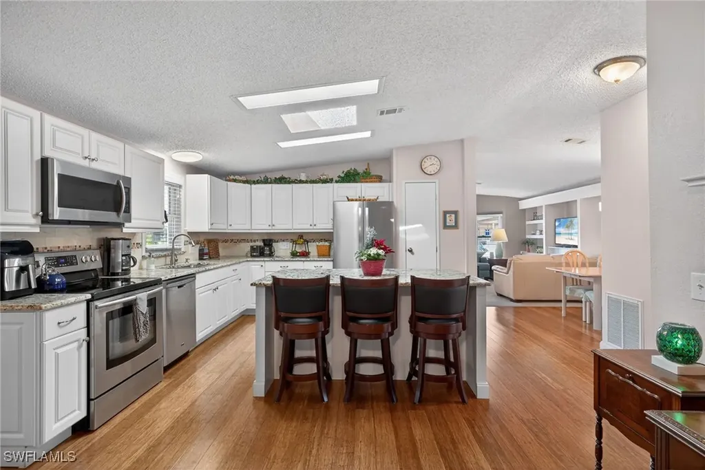 161 Seven Seas Way Naples FL 34104