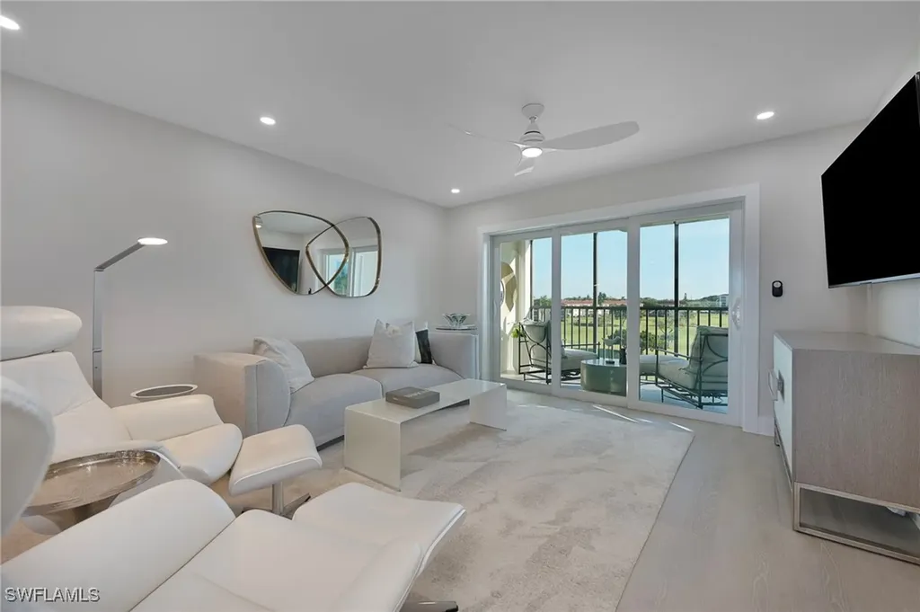 57 High Point Circle W Naples FL 34103